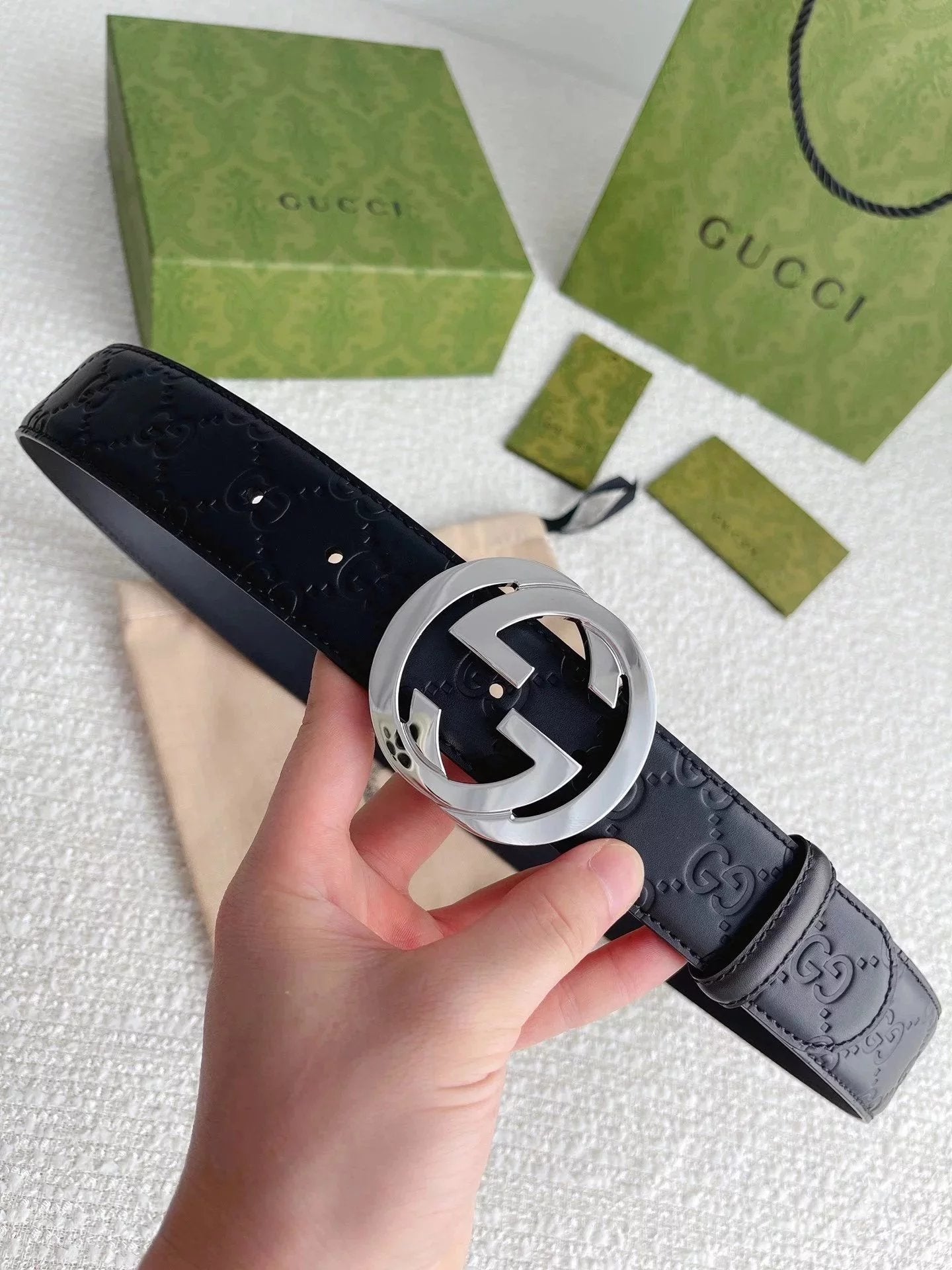 Gucci  All Black Belt